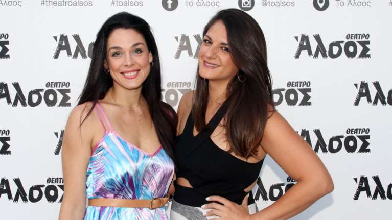 Ιωάννα Τριανταφυλλίδου: Το υπέροχο σατέν φόρεμα που επέλεξε σε βραδινή έξοδο