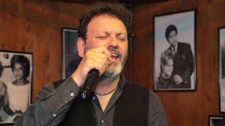 Ο Στάθης Αγγελόπουλος απαντά πρώτη φορά για το περιστατικό με την πρώην σύζυγό του - &quot;Ούτε σκέφτηκα να σηκώσω χέρι&quot;