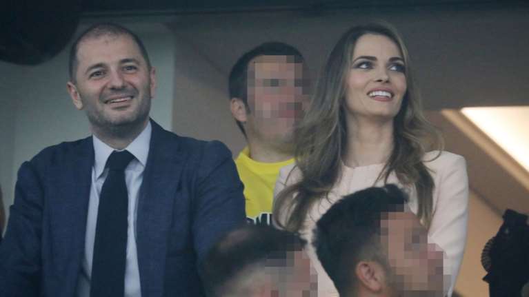 Γιώργος Μελισσανίδης: Στο γήπεδο με την μελαχρινή καλλονή σύζυγό του Σίσσυ Κωνσταντινίδου