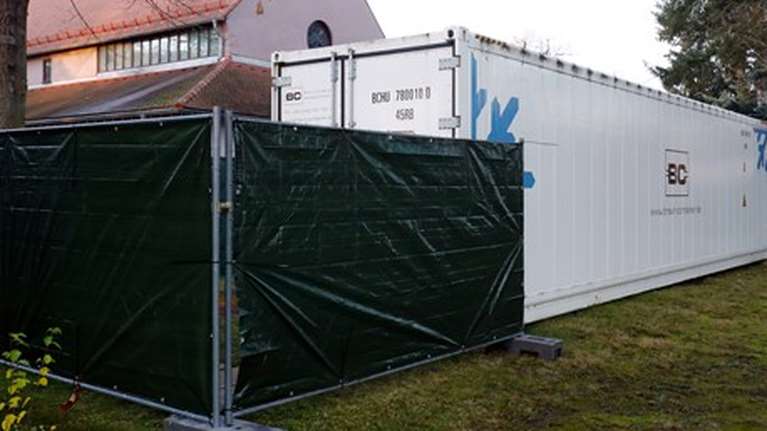 Κορονοϊός - Σοκ: Γεμάτα νοσοκομεία - νεκροταφεία σε Γερμανία και Ιταλία - Σε κοντέινερ &quot;ψυγεία&quot; οι νεκροί