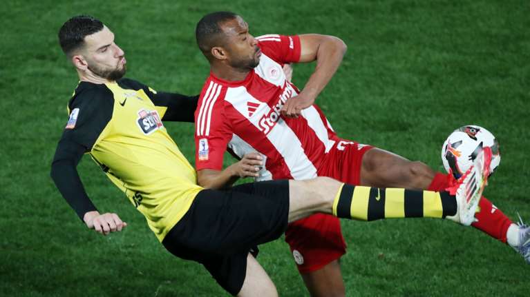 ΑΕΚ-Ολυμπιακός 2-0: Στον τελικό Κυπέλλου και τυπικά οι &quot;ερυθρόλευκοι&quot;- Κόντρα στον ΟΦΗ μετά από 35 χρόνια