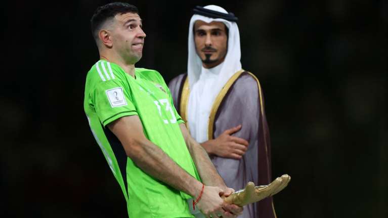 Μουντιάλ 2022: Η προκλητική χειρονομία του τερματοφύλακα της Αργεντινής στην απονομή [εικόνες - βίντεο]