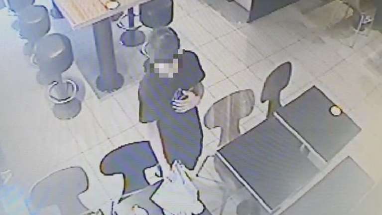 Βίντεο από τη δράση του 16χρονου - Άρπαζε κινητά θαμώνων καταστημάτων