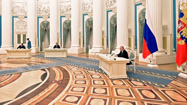 Ανάλυση για την Ουκρανία: Γιατί Ρωσία και Δύση κατέληξαν σε έναν νέο Ψυχρό Πόλεμο - Οι δύο &quot;καθρέφτες&quot; του Πούτιν