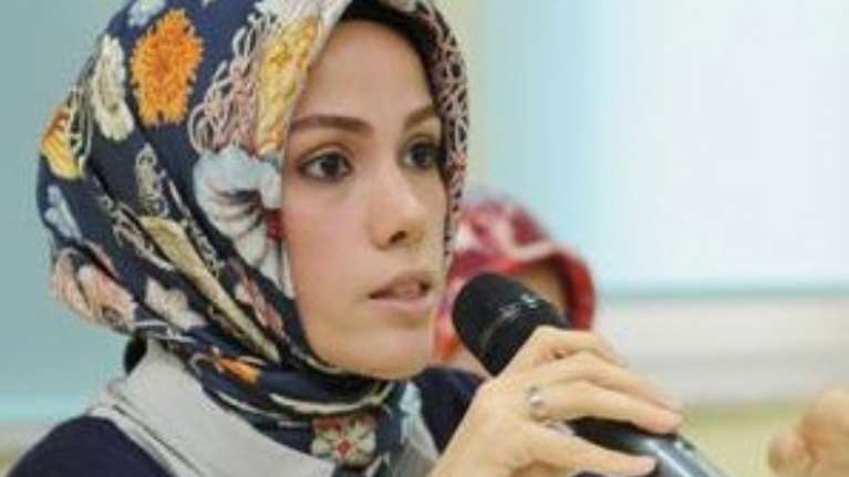 &quot;Η ημισέληνος θα κερδίσει τον σταυρό της Δύσης&quot;, λέει η κόρη του Ερντογάν