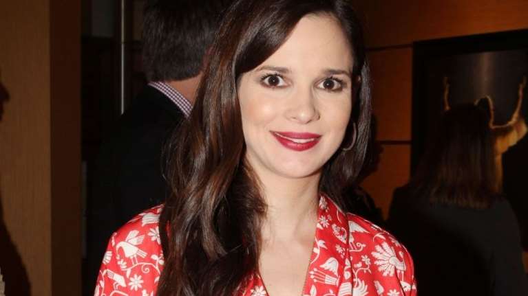 Ευγενία Δημητροπούλου: Θεατρική βραδιά με τον σύζυγό της - Με νέο hair cut