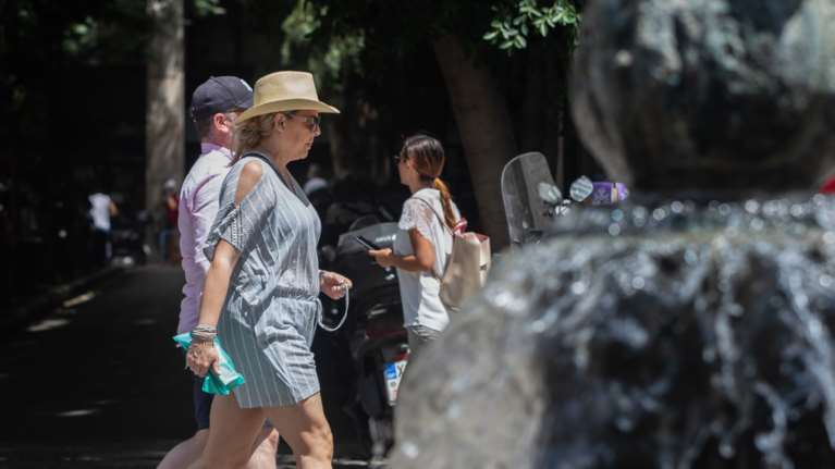 Καύσωνας με δυνατούς ανέμους - Πού θα ανέβει η θερμοκρασία στους 42 βαθμούς