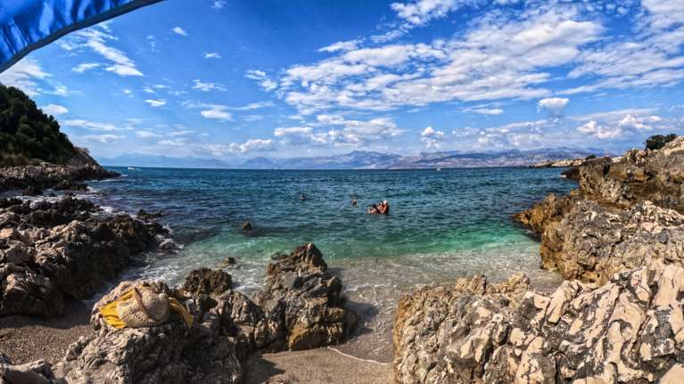 Καιρός: Έως τους 35 βαθμούς σήμερα ο υδράργυρος - Σε ποιές περιοχές αναμένονται βροχές και καταιγίδες