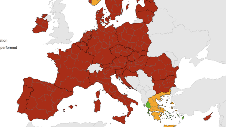 Κορονοϊός: Αλλάζει ο ευρωπαϊκός χάρτης - &quot;Σκούρο κόκκινο&quot; οι περιοχές με μεγάλο επιδημιολογικό φορτίο