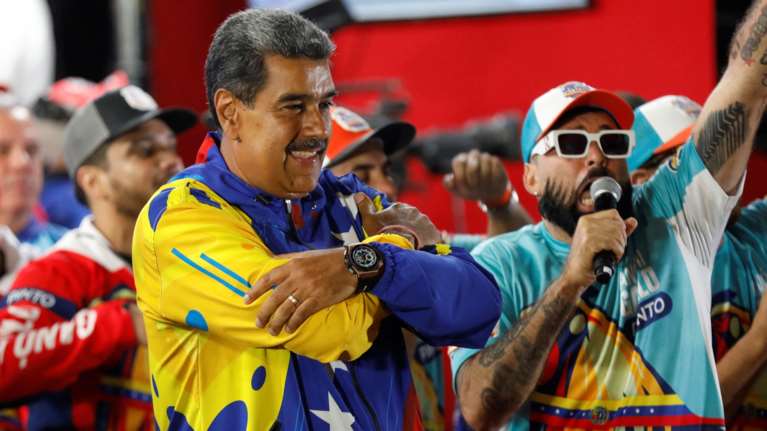 Ο Μαδούρο αναπτύσσει 25.000 στρατιώτες στα σύνορα της Βενεζουέλας [βίντεο]