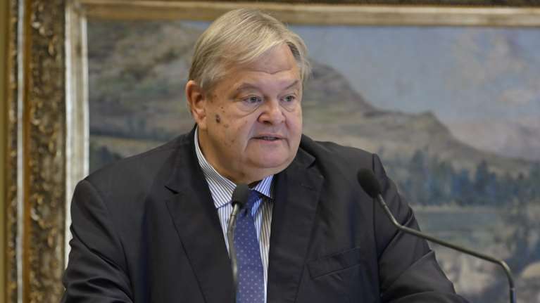 Πυρά κατά Βενιζέλου για την εκδήλωση &quot;Μένουμε Ευρώπη;&quot; και τις υποκλοπές - Ποιοι του επιτέθηκαν