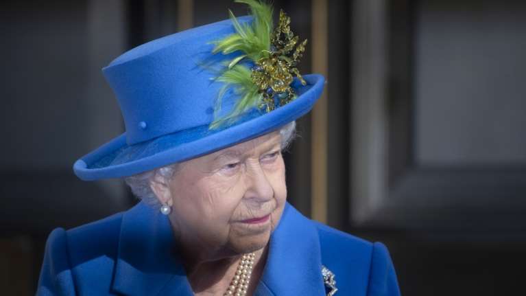 &quot;Η βασίλισσα ήταν σαν γιαγιά μας&quot;: Οι άγνωστες ιστορίες που αποκαλύπτει ο Ελληνας σεφ του Μπάκιγχαμ