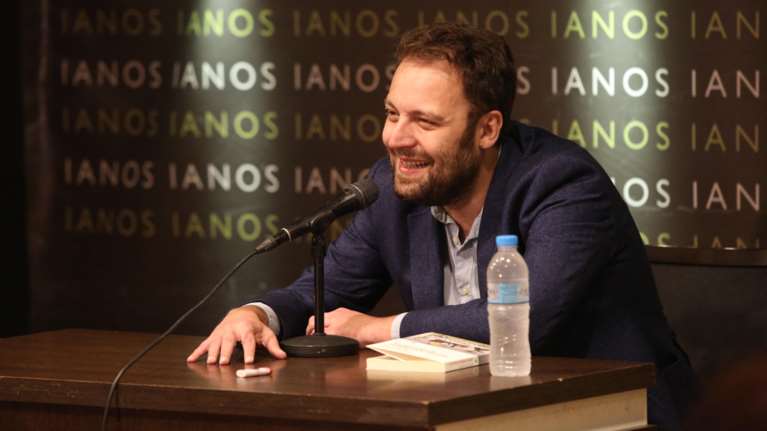 Αύγουστος Κορτώ για την αυτοκτονία πατέρα στα Δωδεκάνησα: Μακάρι να &#39;λεγε στους καλοθελητές &quot;Στ&#39; @ρχ@δι@ μου σας γράφω&quot;