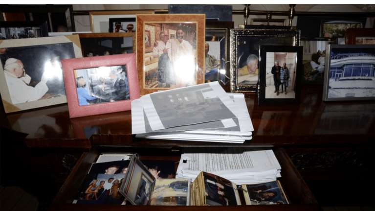 Υπόθεση Έπσταϊν: 400 δικηγόροι "ξεσκονίζουν" 5,2 εκατ. σελίδες φακέλων – Καθυστερεί η πλήρης δημοσιοποίηση