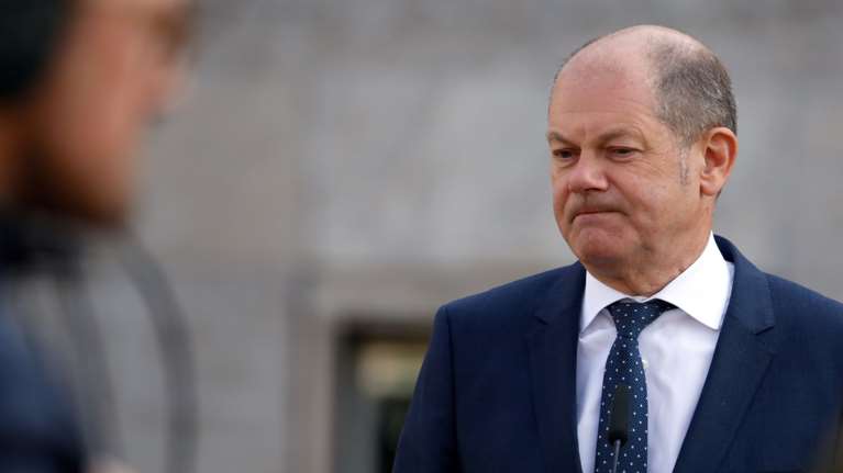 Τρολάρει ο Γερμανός ΥΠΟΙΚ: Ελπίζω πριν από το Πάσχα να έχουμε τη φώτιση