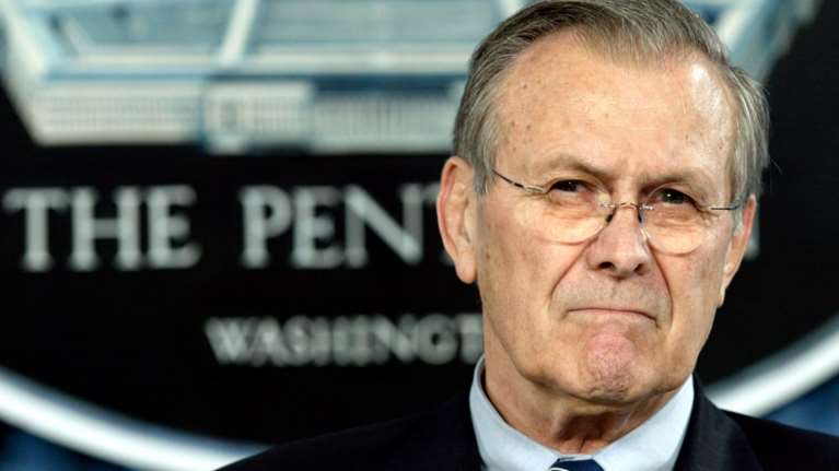 ΗΠΑ: Πέθανε ο Ντόναλντ Ράμσφελντ - Αρχιτέκτονας του πολέμου στο Ιράκ και δημιουργός του Γκουαντάναμο