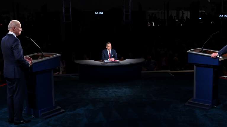 Με βαριές κουβέντες το πρώτο ντιμπέιτ Τραμπ - Μπάιντεν: &quot;Είσαι καραγκιόζης&quot; - &quot;Θα σκάσεις επιτέλους;&quot;