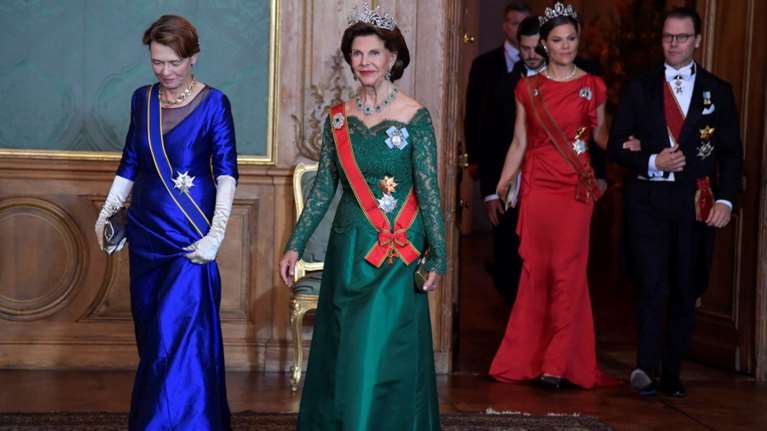 Βικτώρια της Σουηδίας: Η high fashion πριγκίπισσα, η τιάρα και το μπεζ nude φόρεμα