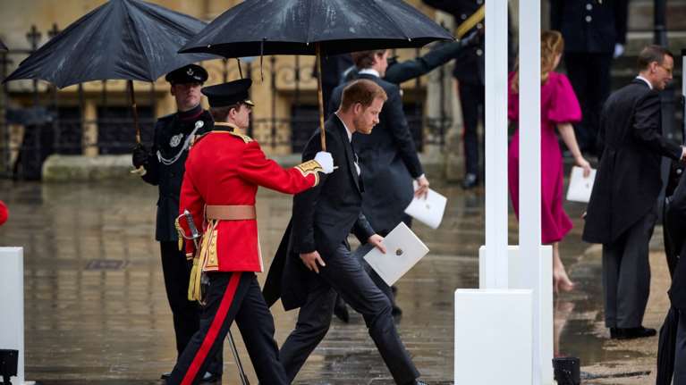 Το 24ωρο του Χάρι στο Λονδίνο και οι δεύτερες σκέψεις του βασιλιά Καρόλου για την πρόσκληση στον άτακτο γιο