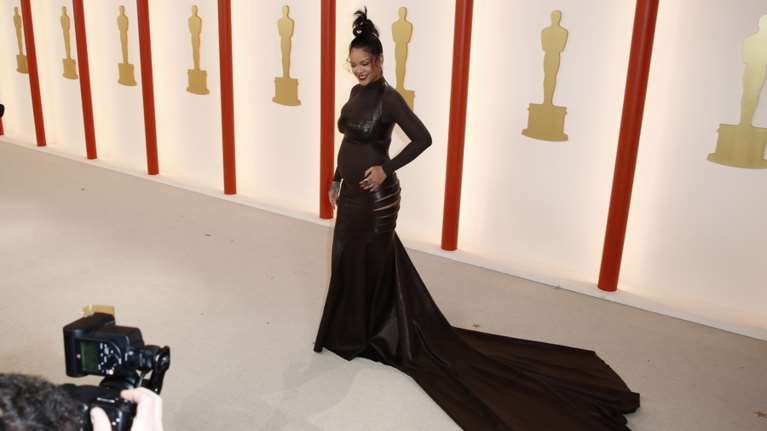 H Ριάνα θα είναι η &quot;Στρουμφίτα&quot; στη νέα ταινία των Στρουμφ - &quot;Ελπίζω να μου δώσει μπόνους με τα παιδιά μου&quot;