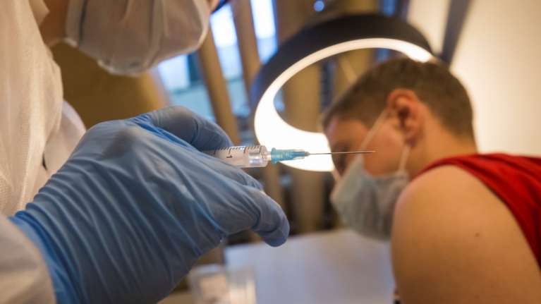 Πούτιν: Οποιος δεν εμβολιαστεί, δεν μπορεί να εργάζεται παντού - Αυτοκίνητα και... διαμερίσματα σε εμβολιασμένους