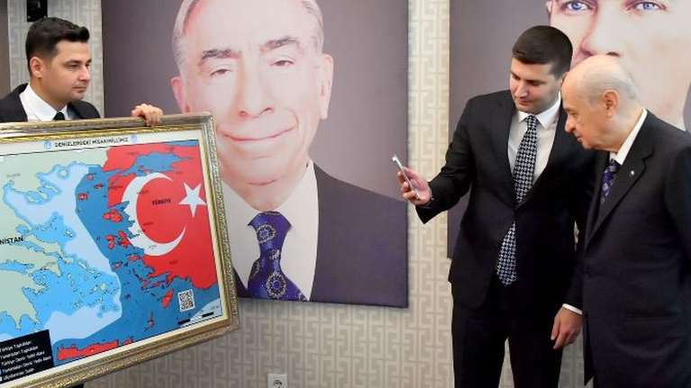 Σκληρή απάντηση της Αθήνας στον τουρκικό χάρτη με Αιγαίο και Κρήτη: &quot;Πράξη αμφισβήτησης της εδαφικής κυριαρχίας μας&quot;