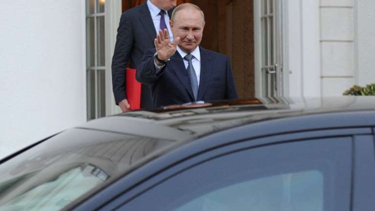 Πληροφορίες για χτύπημα στη λιμουζίνα του Πούτιν - Τρομοκρατική επίθεση ή fake news των αντικαθεστωτικών;