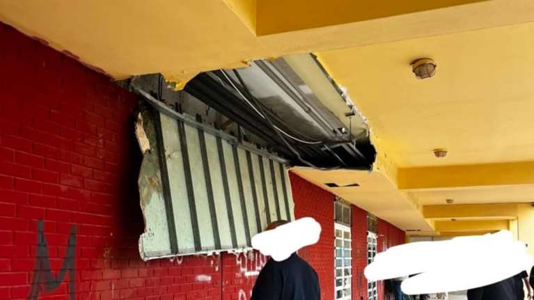 Ρόδος: Κατέρρευσε τμήμα οροφής σχολείου - Από θαύμα δεν υπήρξαν τραυματισμοί