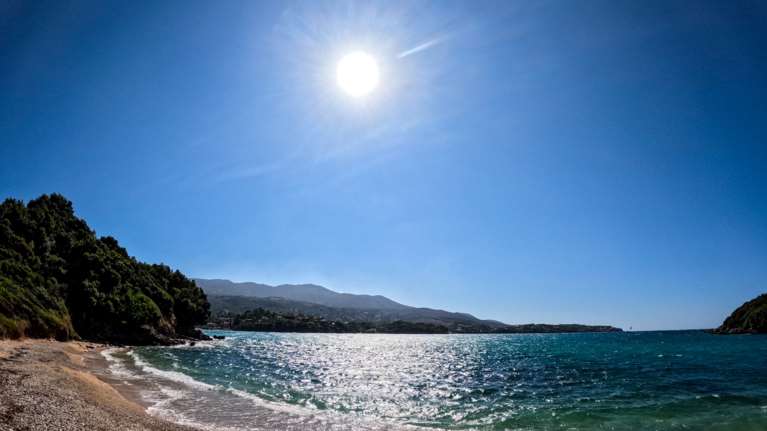 Πρωταπριλιά με... 30 βαθμούς Κελσίου - Σε ποιες πόλεις της Ελλάδας έκανε καλοκαίρι [χάρτης]