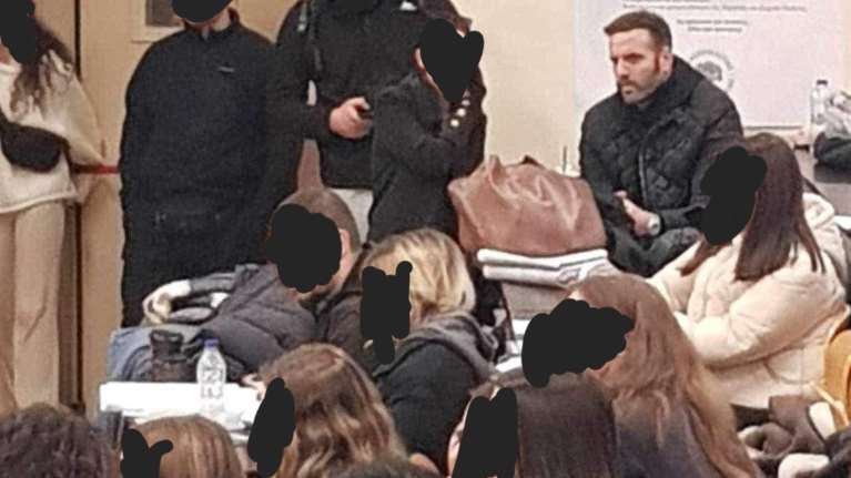 Χαμός στα social media με την παρουσία του Νίκου Παππά στη συνέλευση της Νομικής - Τι απαντά ο ίδιος [εικόνες]