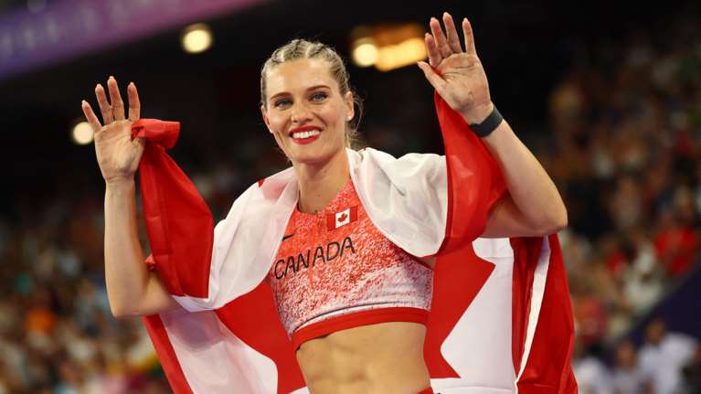 Ολυμπιακοί Αγώνες 2024: Τρέλανε τον κόσμο η Καναδή Αλίσα Νιούμαν που γιόρτασε το χάλκινο στο επί κοντώ με... twerking [βίντεο]