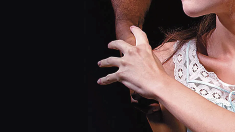 Ρόδος - Γυναίκα προσέφυγε 18 φορές κατά του κακοποιητή πρώην συζύγου της: &quot;Βρίσκεται πάλι έξω από το σπίτι μου&quot;