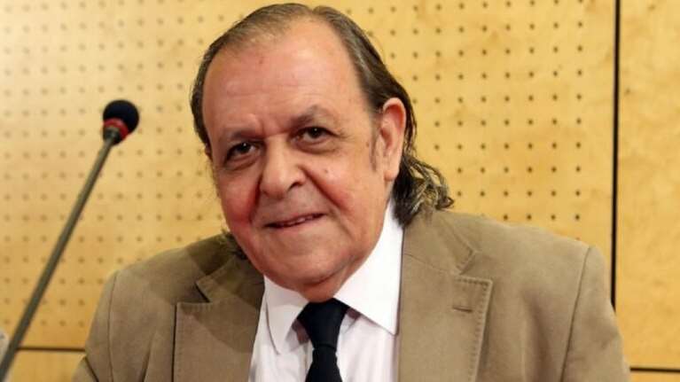 Σενέρ Λεβέντ: Ο Τουρκοκύπριος δημοσιογράφος που είναι κατά της κατοχής και ο Ερντογάν ζητά την φυλάκισή του