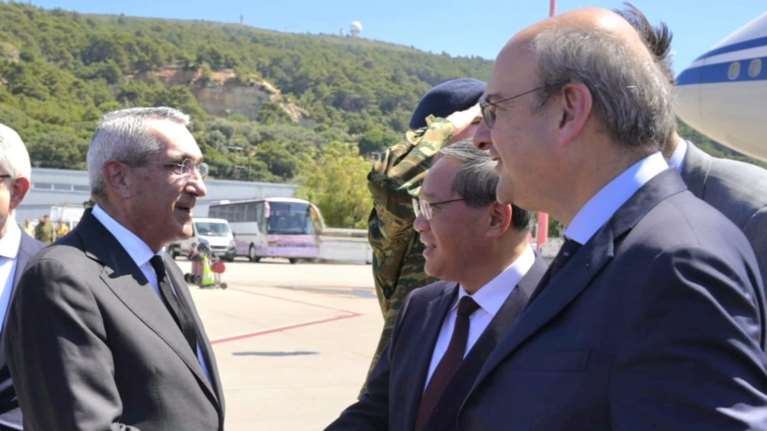 Στη Ρόδο ο πρωθυπουργός της Κίνας, Λι Τσιανγκ - Συναντήθηκε με τον Κ. Χατζηδάκη [εικόνες - βίντεο]