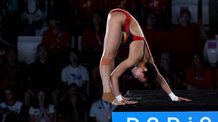 Ολυμπιακοί Αγώνες 2024: &quot;Η τεχνική εξαφάνισης του νερού&quot; - Ποια είναι η 17χρονη Κινέζα που έκανε την τέλεια βουτιά