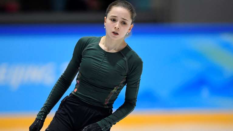 Μεγάλα ονόματα του πατινάζ δίπλα στην 15χρονη Καμίλα Βαλίεβα: &quot;Δεν φταίει, να αποκλειστούν δια βίου οι προπονητές&quot;