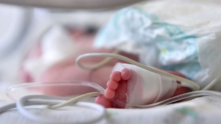 Αγωνία για βρέφος 18 μηνών: Επείγουσα μεταφορά στην Ιταλία για μεταμόσχευση καρδιάς