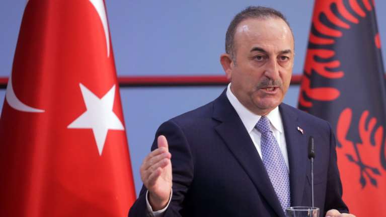 Προκλητικό τηλεοπτικό σόου Τσαβούσογλου με χάρτες: Το Καστελόριζο είναι 2 χλμ από την Τουρκία και 570 χλμ από την Ελλάδα