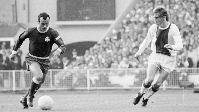 Μίμης Δομάζος: Το έπος του Γουέμπλεϊ απέναντι στον Άγιαξ του Κρόιφ - Η κορυφαία στιγμή της καριέρας του