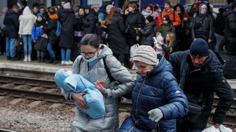 Ανθρωπιστικοί διάδρομοι: Σε Ρωσία και Λευκορωσία οδηγούν τους αμάχους - &quot;Ανήθικο&quot; λέει το Κίεβο και τους απορρίπτει