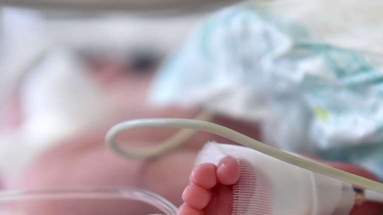 Βόλος: Με υψηλό πυρετό επί 5 ημέρες το 1,5 ετών βρέφος που πέθανε - Ηταν αργά όταν πήγε στο νοσοκομείο