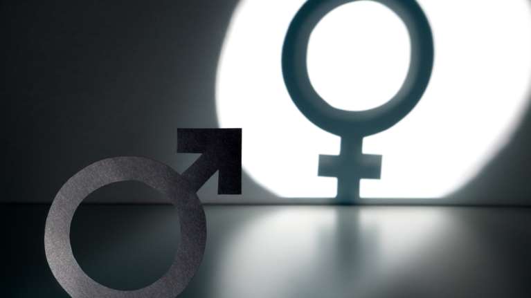 Το κορίτσι που θέλει να γίνει αγόρι: Οι τρεις πρώτες υποθέσεις νομικής αναγνώρισης αλλαγής φύλου στο δικαστήριο της Λάρισας