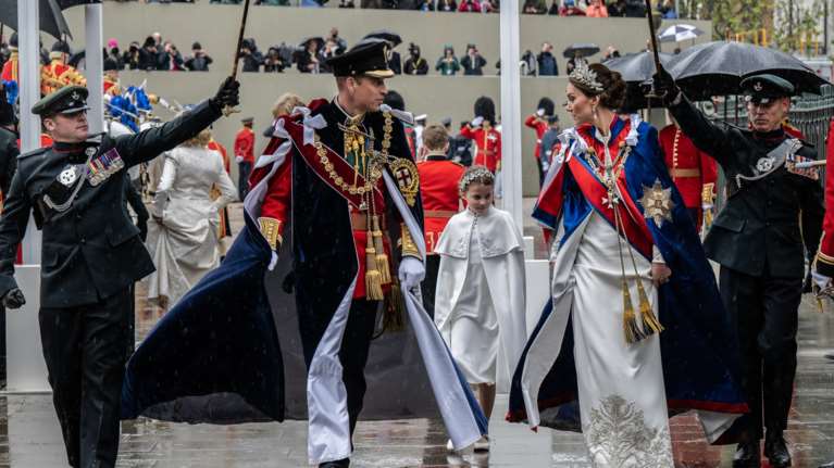 Το λάθος του Γουίλιαμ και της Κέιτ στη στέψη του Καρόλου: Η αργοπορία που κόστισε και η οργή του βασιλιά