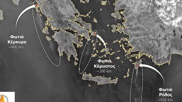 Φωτιές στην Ελλάδα: Ορατοί από δορυφόρο οι καπνοί χιλιομέτρων - Οι συνθήκες που κάνουν την χώρα &quot;πυριτιδαποθήκη&quot;