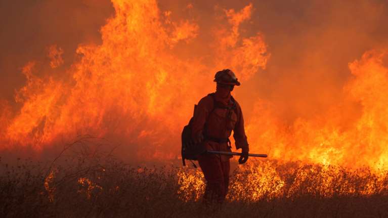 Λος Άντζελες: Νέα πύρινη κόλαση στα βόρεια - Χιλιάδες κάτοικοι εγκαταλείπουν τα σπίτια τους