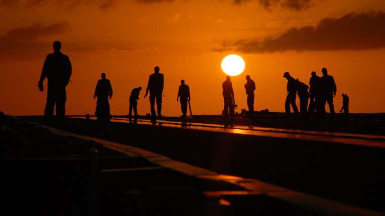 Οδηγίες για την προστασία των εργαζομένων από τη ζέστη