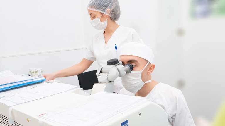 Διαδερμική δισκοπλαστική: Αποσυμπίεση κήλης μεσοσπονδυλίου δίσκου με Laser