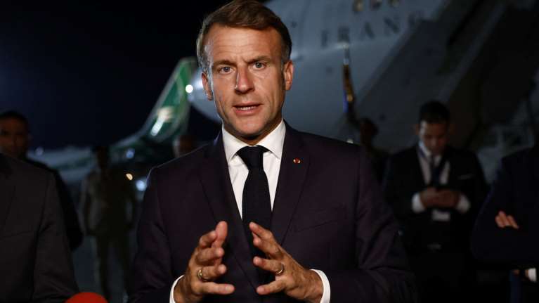 Ληστεία στο Λούβρο: "Τα κοσμήματα θα βρεθούν, αυτοί θα συλληφθούν και θα δικαστούν" λέει ο Μακρόν