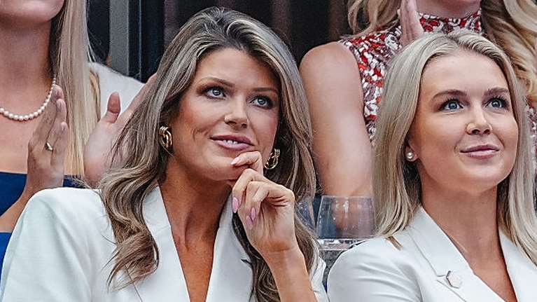 Πρώην βασίλισσα της ομορφιάς στο κυνήγι των &quot;πολιτικών αντιπάλων&quot; του Τραμπ: Διόρισε τη δικηγόρο του σε κρίσιμο δικαστικό πόστο