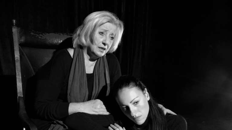 Θρήνος στο θέατρο: Πέθανε η γνωστή ηθοποιός Τζένη Μιχαηλίδου - Έδωσε μάχη λίγων μηνών με τον καρκίνο